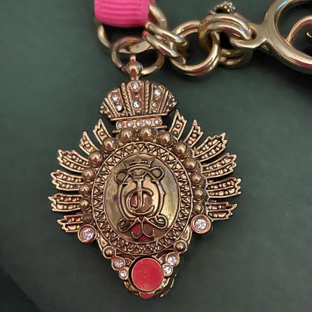 Juicy Couture Viva La Juicy bracelet with lipgloss (formerly solid perfume)